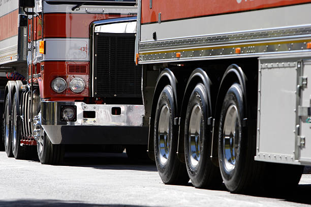 convoy ruedas - teamsters fotografías e imágenes de stock