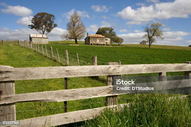 Abandoned Farmhouse Stock Photo - Download Image Now - Australia, Australian Culture, Bendigo