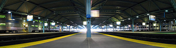 Plataforma Panorama de centro de Ogilvie Transporte - fotografia de stock