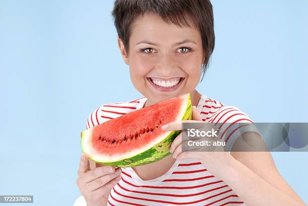 Melancia Sorriso - Fotografias de stock e mais imagens de Adulto - Adulto, Adulto maduro, Alimentação Saudável