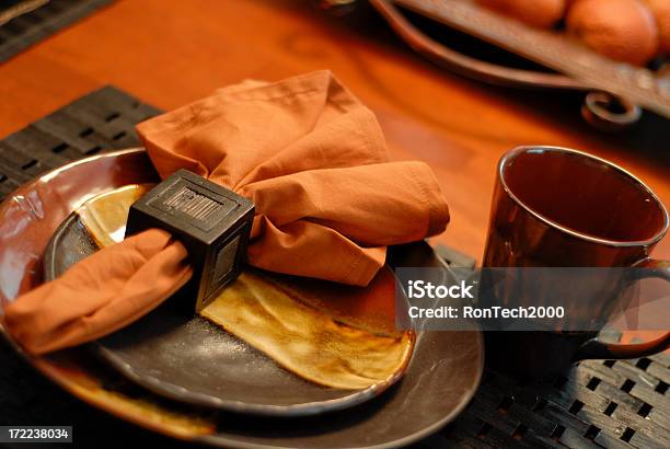 Foto de Coloque A Configuração e mais fotos de stock de Bege - Bege, Botar a Mesa, Caneca