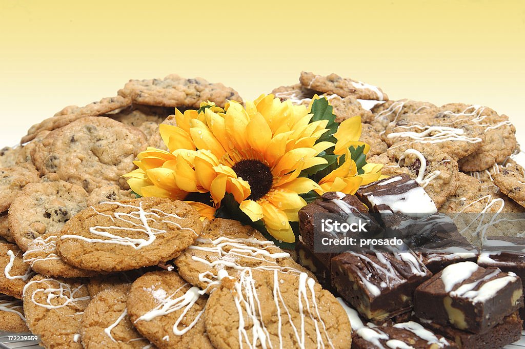 Piatto di biscotti - Foto stock royalty-free di Biscotto con gocce di cioccolato