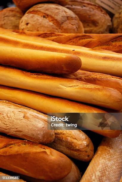 Baguette Stockfoto und mehr Bilder von Backen - Backen, Baguette, Braun