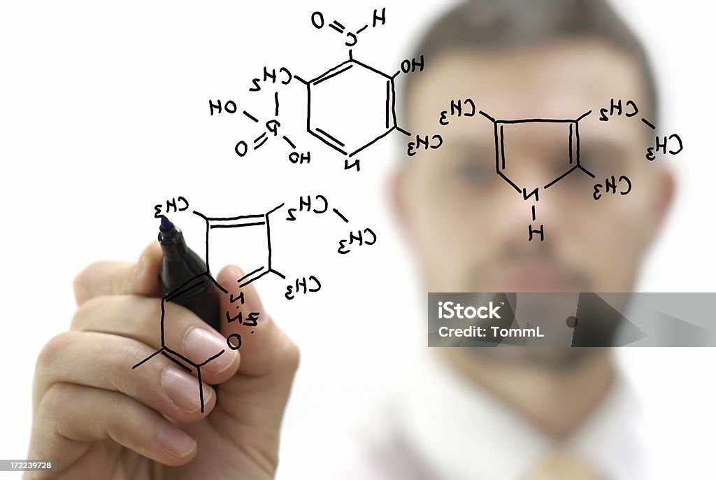 Chimiste présente une structure moléculaire - Photo de Chimie libre de droits