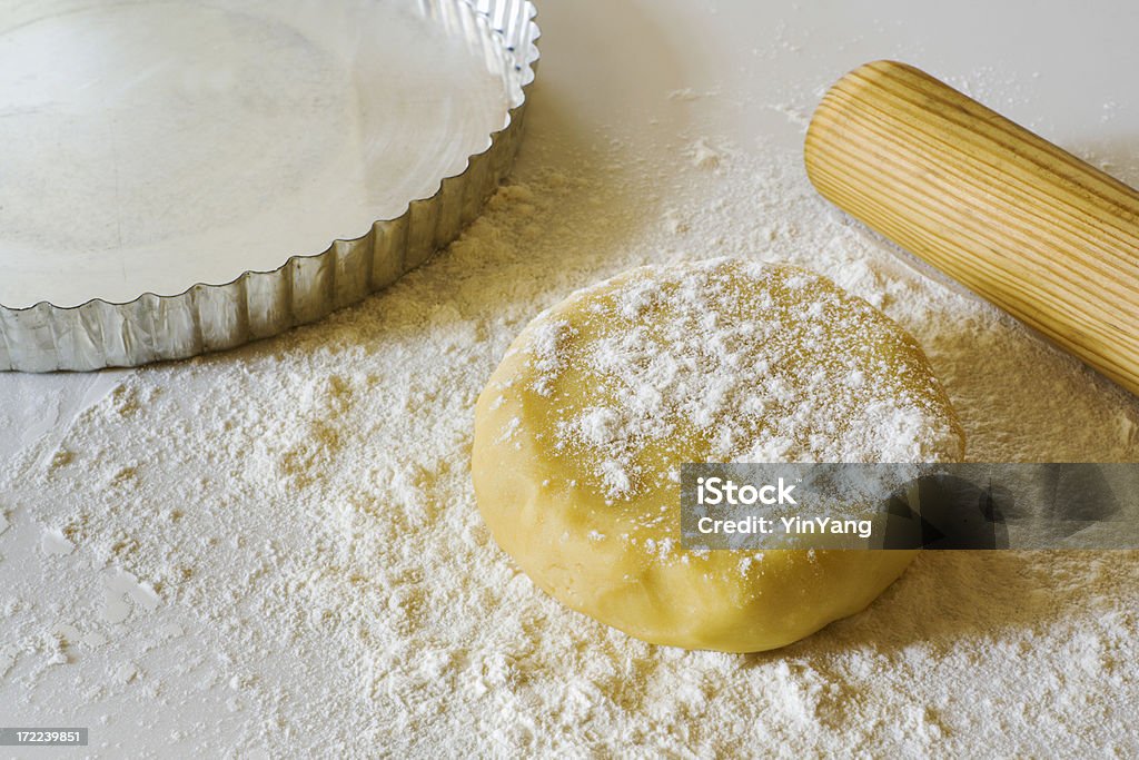 Bolo de massa em progresso - Royalty-free Balcão de Cozinha Foto de stock