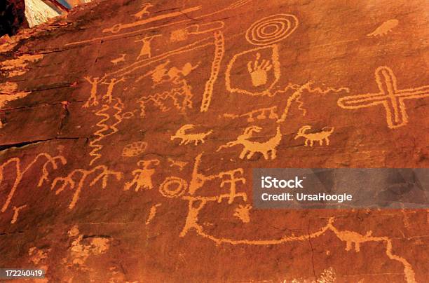 Petroglyphs - Fotografias de stock e mais imagens de Antiguidades - Antiguidades, Comunidade, Cultura Tribal da América do Norte