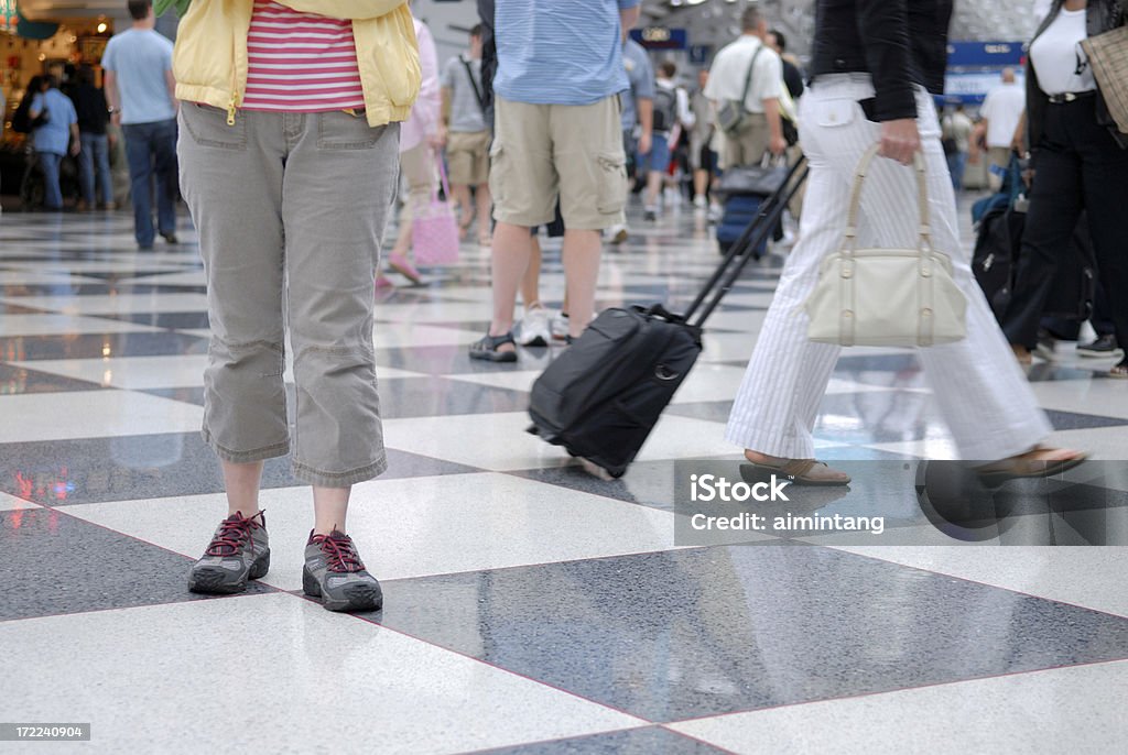 Reisende, die am Flughafen - Lizenzfrei Aktivitäten und Sport Stock-Foto