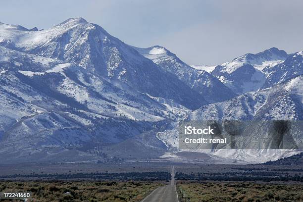 Montanhas Da Serra - Fotografias de stock e mais imagens de Ao Ar Livre - Ao Ar Livre, Aventura, Califórnia