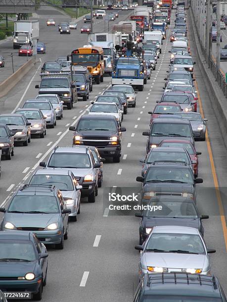 高速道路の交通渋滞 - 交通量のストックフォトや画像を多数ご用意 - 交通量, 退屈, 列に並ぶ