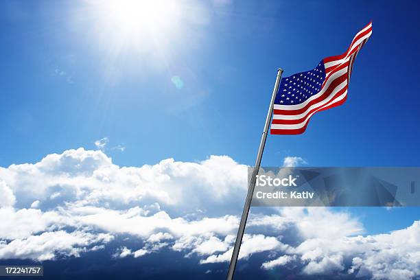 자랑스러운 아메리카 Xxl 미국 국기에 대한 스톡 사진 및 기타 이미지 - 미국 국기, 기둥, 낮은 카메라 각도