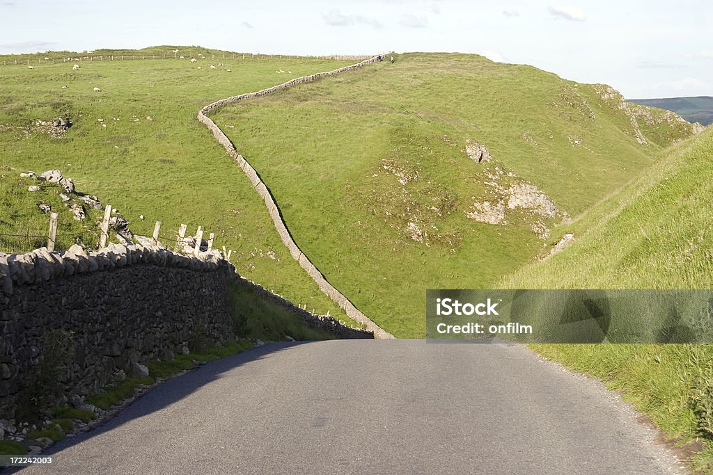 Downhill road - Foto stock royalty-free di Andare giù