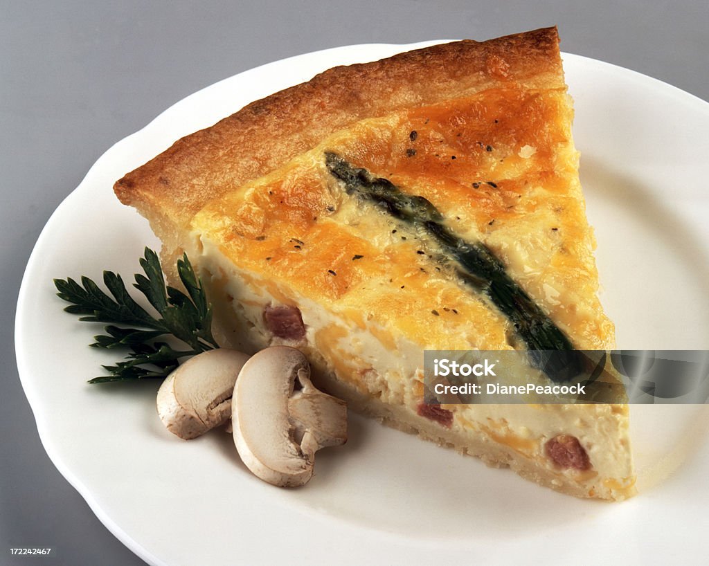 Sabrosa tarta - Foto de stock de Quiche libre de derechos