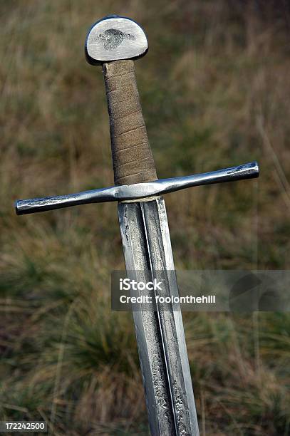 Rough Forjadas Swordexpressão Inglesa - Fotografias de stock e mais imagens de Espada - Espada, Medieval, Antigo