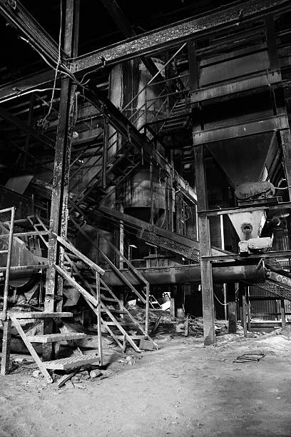 istock Grungy Abandoned Factory 172243273