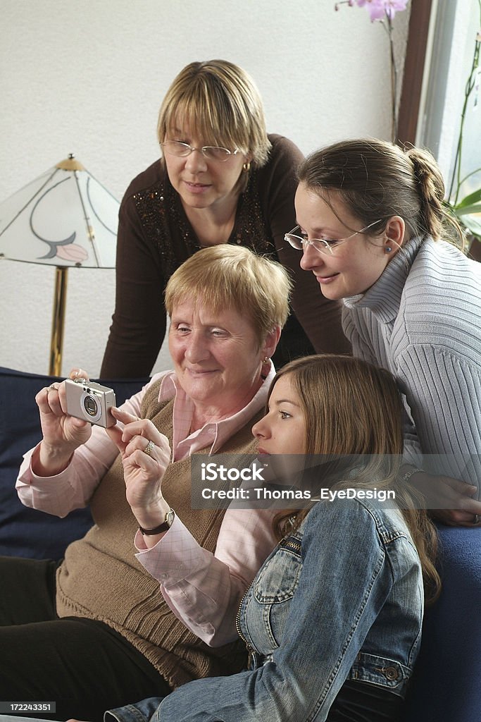 Бабушка Series - Стоковые фото Смешанная возрастная группа роялти-фри