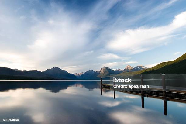 Reflektionen Stockfoto und mehr Bilder von Abenddämmerung - Abenddämmerung, Anlegestelle, Berg