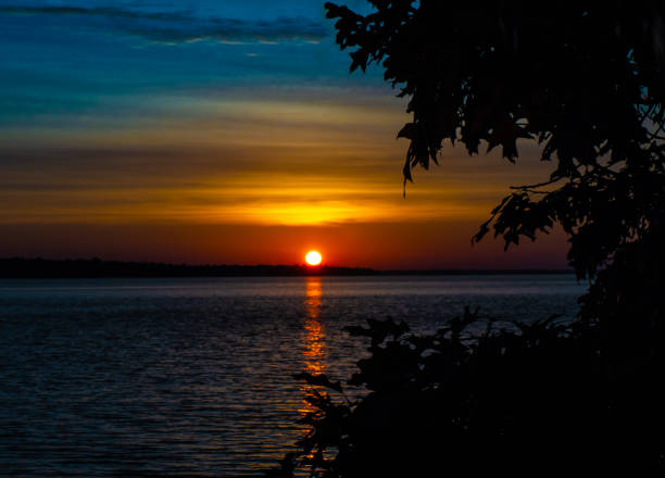 istock Sunrise Over The Ottawa River 1722445422