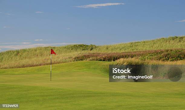 Rosso Bandiera Sul Green - Fotografie stock e altre immagini di Scozia - Scozia, Golf, Campo da golf