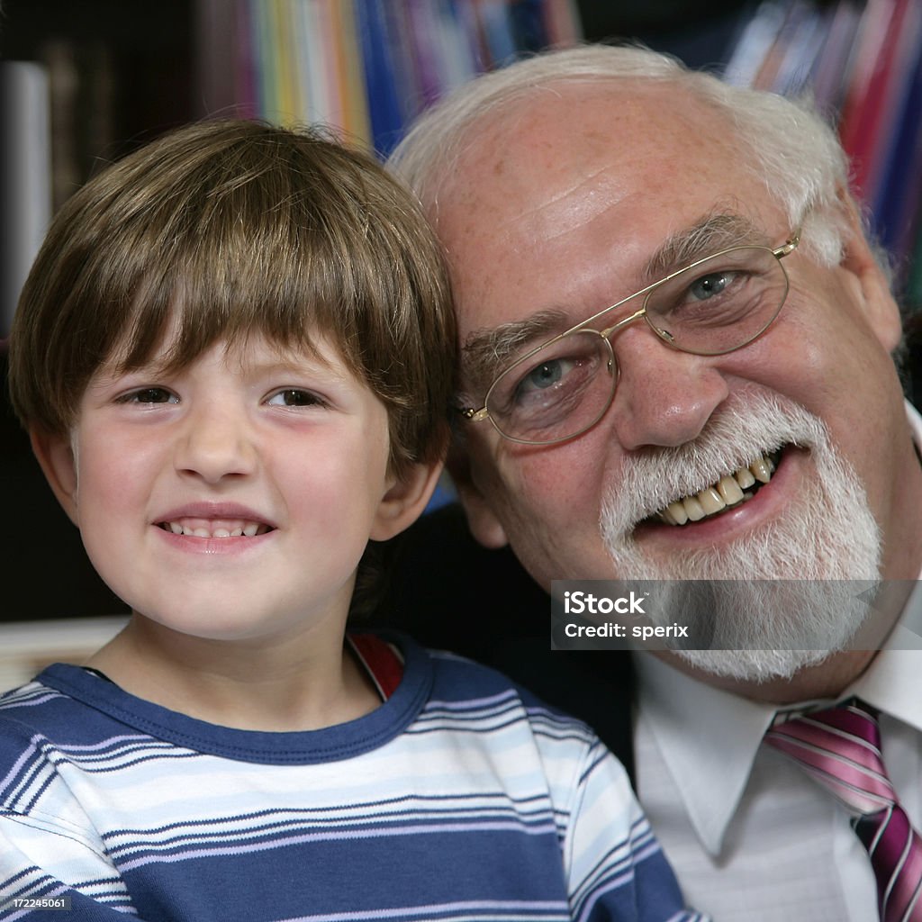 grandpa e neto - Foto de stock de Centro de detenção de menores royalty-free
