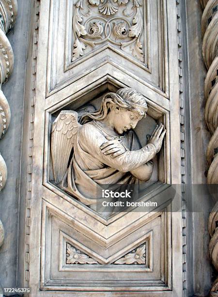 Angel W Architekturze Florencji Duomo Ii - zdjęcia stockowe i więcej obrazów 6-7 lat - 6-7 lat, Anioł, Architektura
