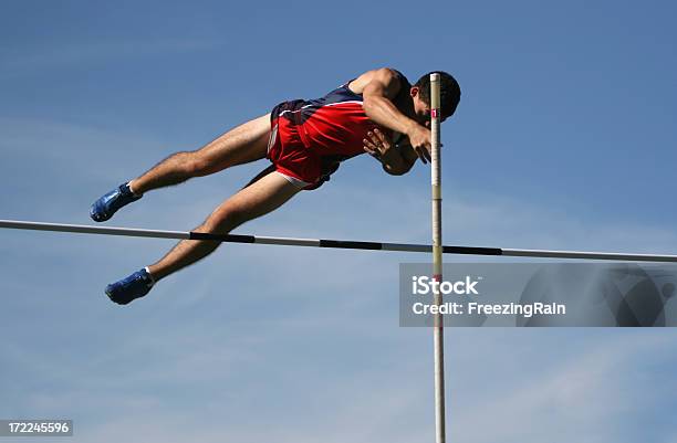 Salto Con Lasta - Fotografie stock e altre immagini di Salto con l'asta - Salto con l'asta, Campionato mondiale di atletica leggera, Pista sportiva