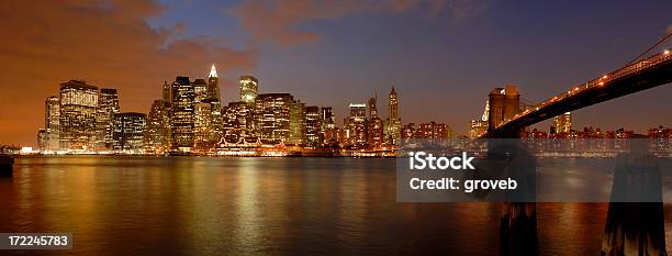 Бруклинский Мост И Манхэттен — стоковые фотографии и другие картинки Бруклин - Нью Йорк - Бруклин - Нью Йорк, Бруклинский мост, Вечерние сумерки