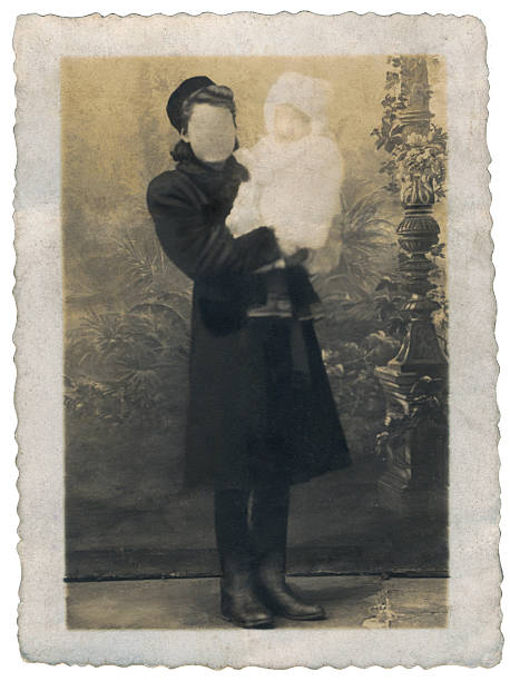 istock Vintage Family Portrait 172245802