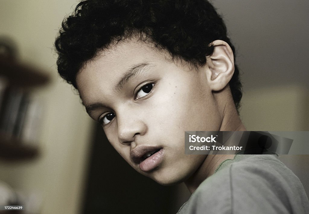 Молодой человек - Стоковые фото Африканская этническая группа роялти-фри