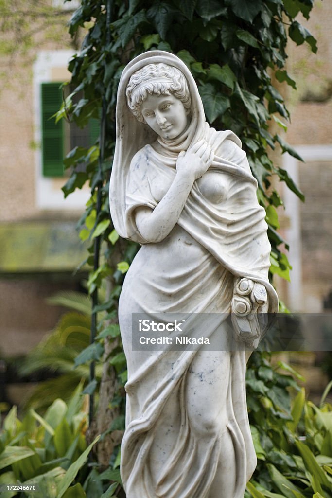 statue im Garten - Lizenzfrei Statue Stock-Foto
