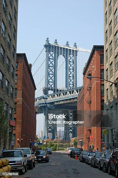 Brooklyn Dumbo — стоковые фотографии и другие картинки Манхэттенский мост - Манхэттенский мост, Автомобиль, Архитектурный элемент