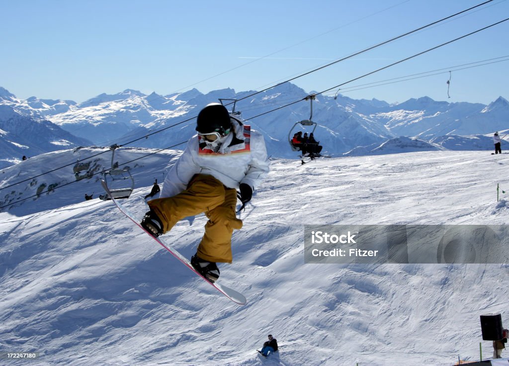 Saut - Photo de Adolescence libre de droits