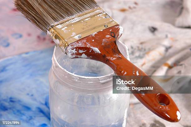 Foto de Camada De Tinta Fresca e mais fotos de stock de Pano de Proteção - Pano de Proteção, Tinta - Equipamento de arte e artesanato, Arte, Cultura e Espetáculo