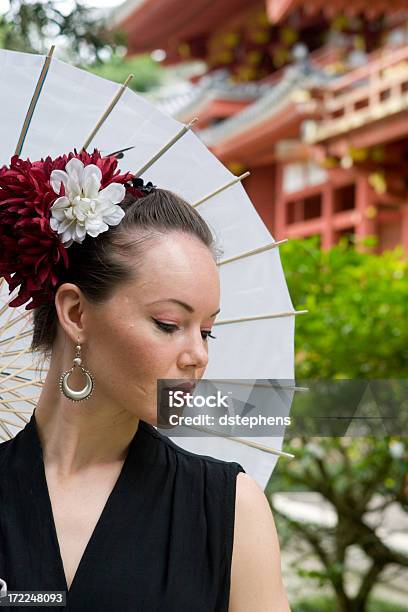 Foto de Linda Mulher Oriental e mais fotos de stock de 20 Anos - 20 Anos, 30 Anos, Adulto