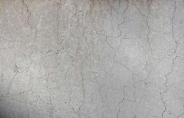 craquelée roman grunge texture en marbre, rome, italie - marble white cracked painterly effect photos et images de collection