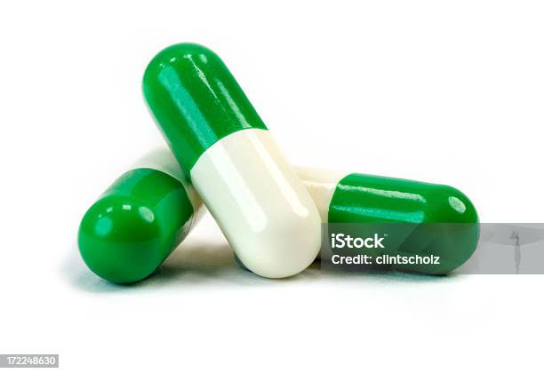 グリーンの薬 - カプセル剤のストックフォトや画像を多数ご用意 - カプセル剤, 医薬品, 白背景