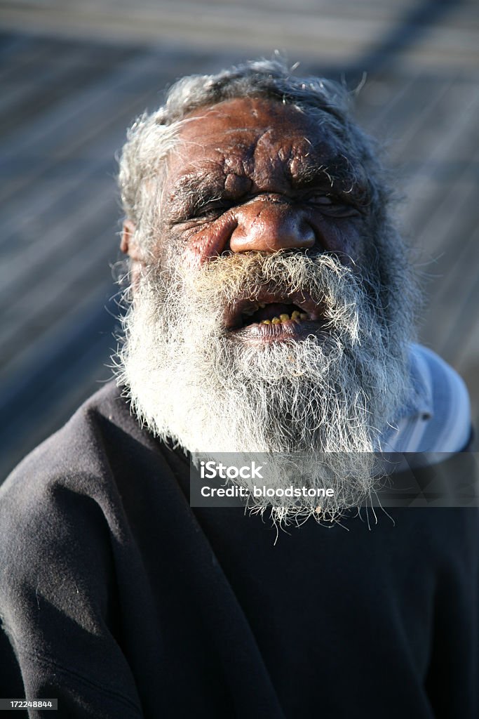 Stary człowiek autochtoniczna - Zbiór zdjęć royalty-free (Rdzenna ludność Australii)