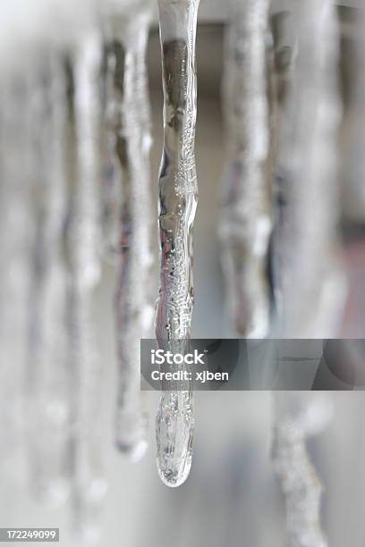 Icicles Stockfoto und mehr Bilder von Eingefroren - Eingefroren, Eis, Eiszapfen