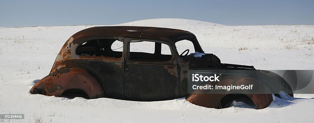 Voiture abandonnée - Photo de 1930-1939 libre de droits