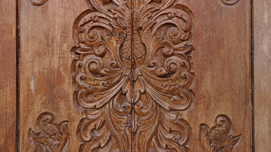 close up of door,dragon on wood