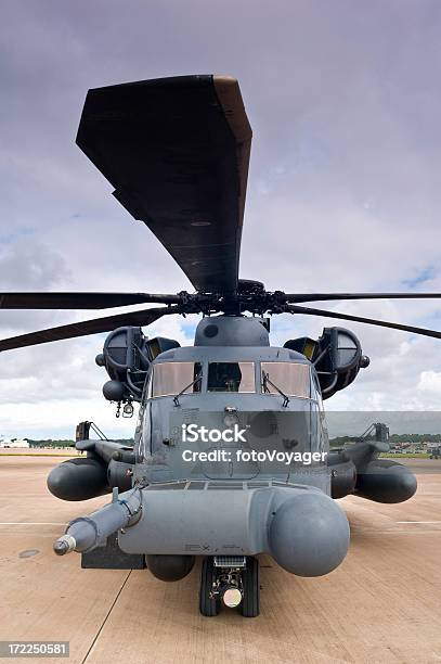Rotor De Helicóptero E Radar Em - Fotografias de stock e mais imagens de Indústria aeroespacial - Indústria aeroespacial, Tropa, Aeródromo