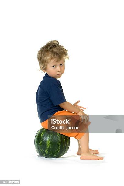 Junge Und Wassermelone Stockfoto und mehr Bilder von 2-3 Jahre - 2-3 Jahre, Jungen, Weißer Hintergrund
