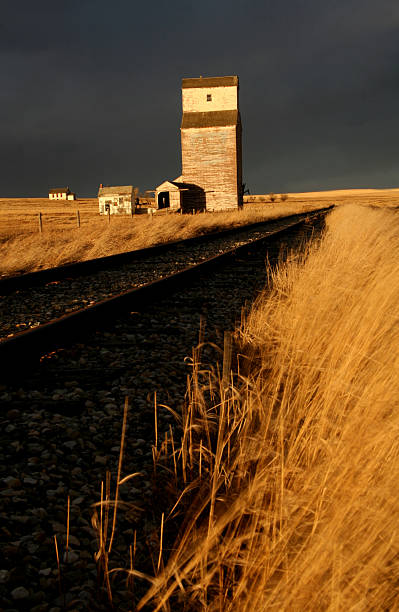 istock Forgotton Prairie Town 172251386