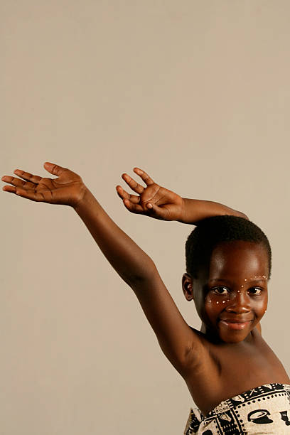 afro-série - zulu african descent africa dancing - fotografias e filmes do acervo