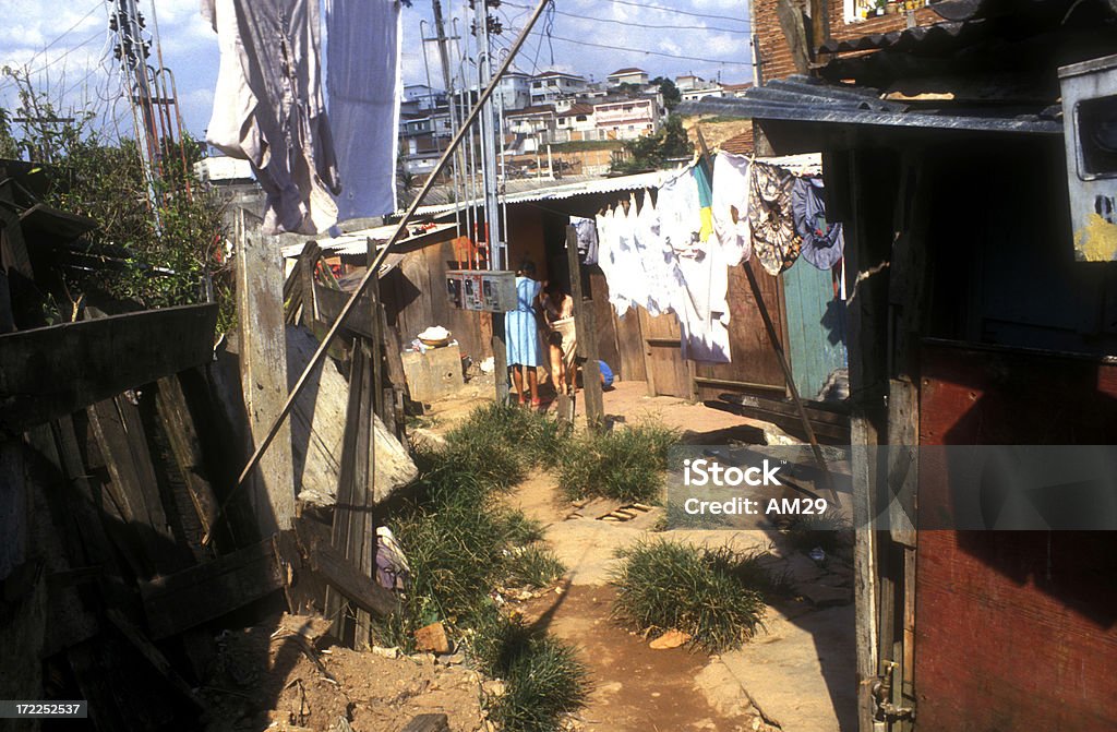 Barriada centro de la ciudad de San Pablo - Foto de stock de Pobreza libre de derechos