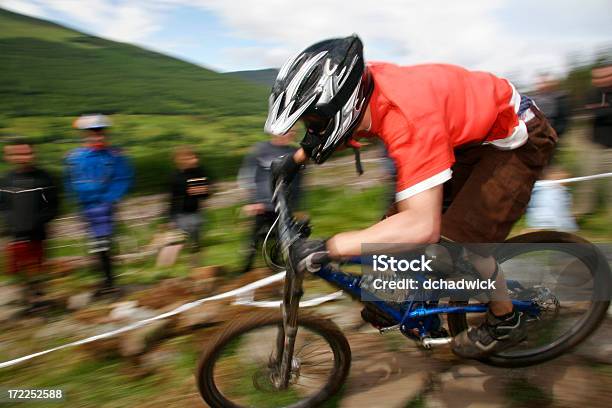 Dia Da Corrida - Fotografias de stock e mais imagens de Ciclismo - Ciclismo, Competição, 16-17 Anos