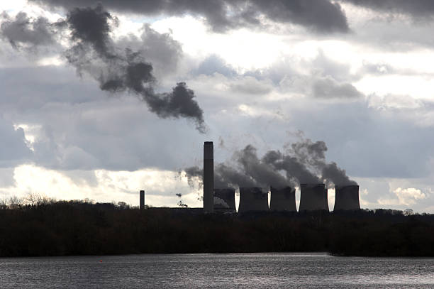 istock Power station dirty smoke 172253097