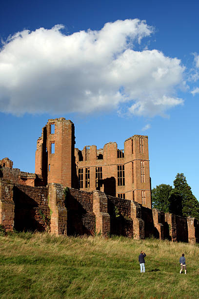 Kenilworth Castle "Ruined castle in Kenilworth, England, dating back to the 1100's, castle walls in view" kenilworth castle stock pictures, royalty-free photos & images