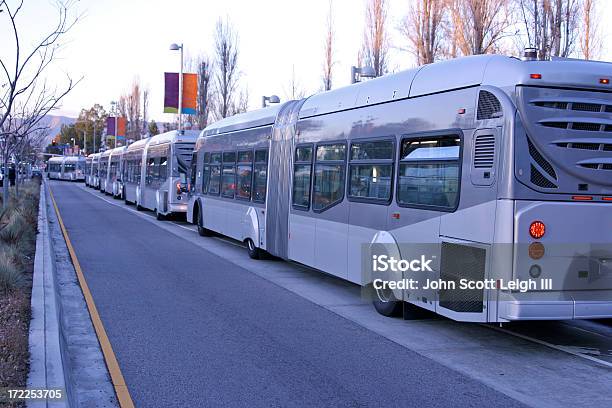 Foto de Longa Fila De Trânsito e mais fotos de stock de Ônibus - Ônibus, Cidade de Los Angeles, Condado de Los Angeles