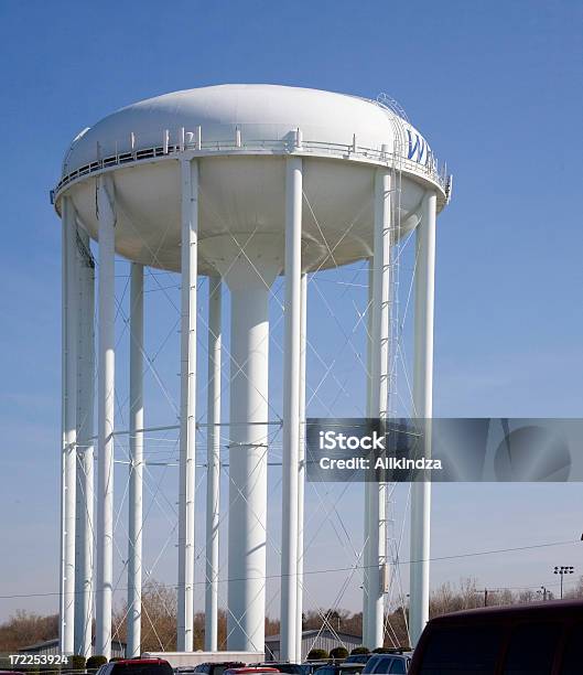 Duża Water Tower - zdjęcia stockowe i więcej obrazów Bez ludzi - Bez ludzi, Biały, Drabina