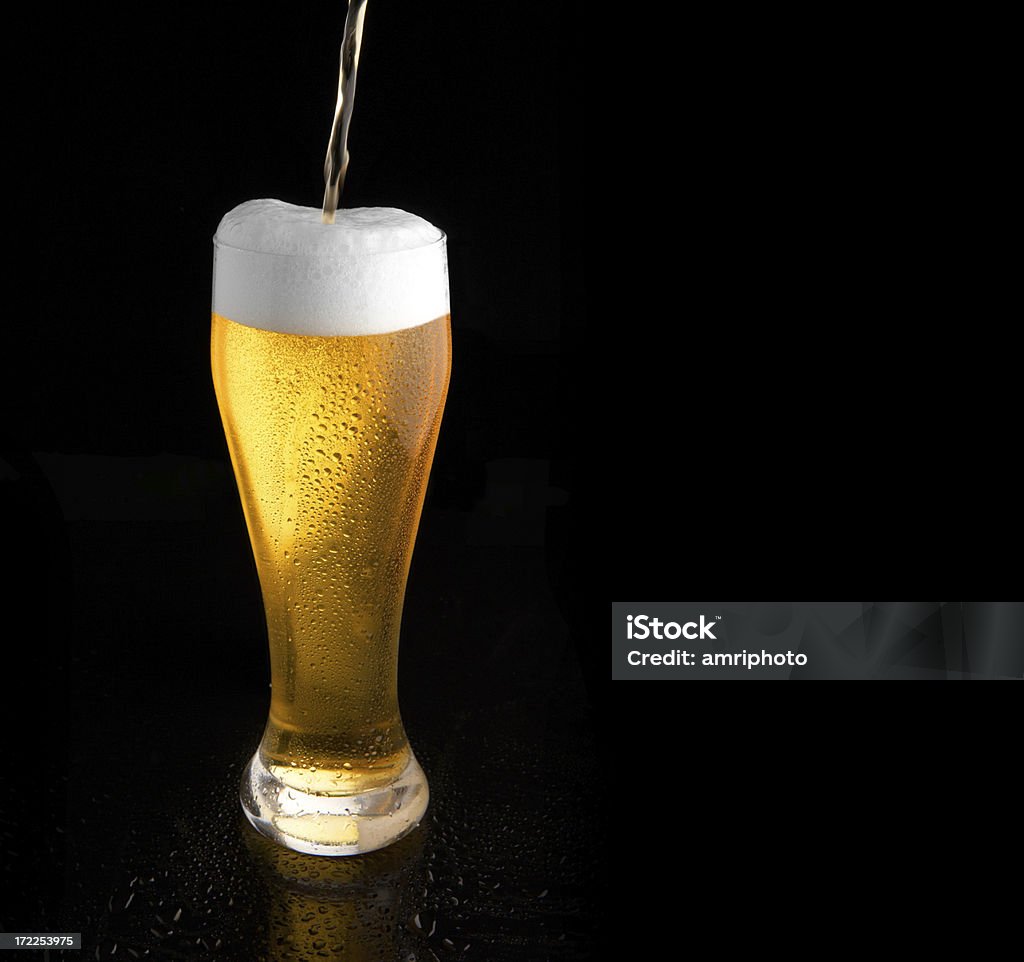 Refrescante cerveja com lugar para texto - Foto de stock de Bar royalty-free